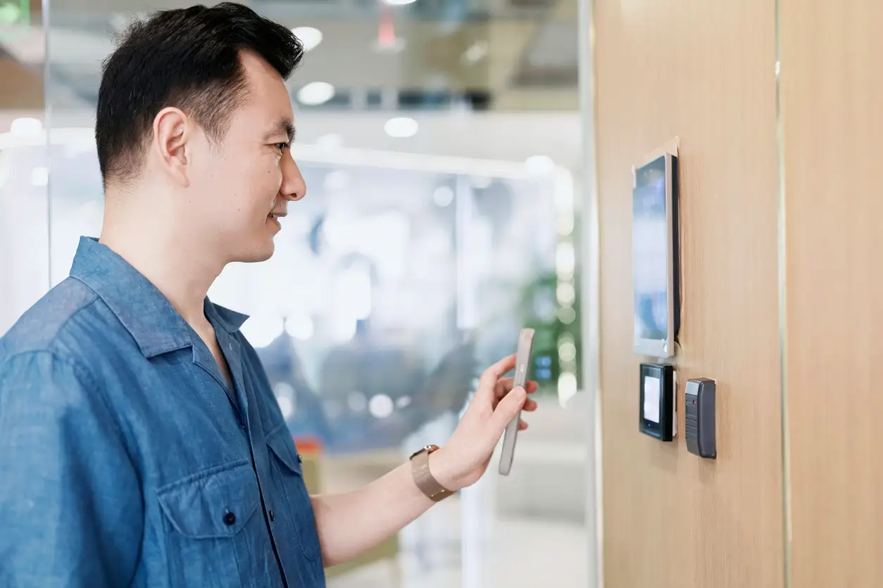 Cloud-Based vs. On-Premise Access Control: Which Is Right for Your Building?